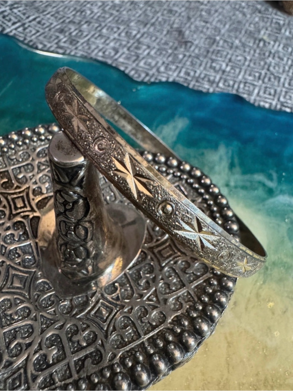 Vintage Silver-Tone Star Engraved Bangle Bracelet - Women Accessories